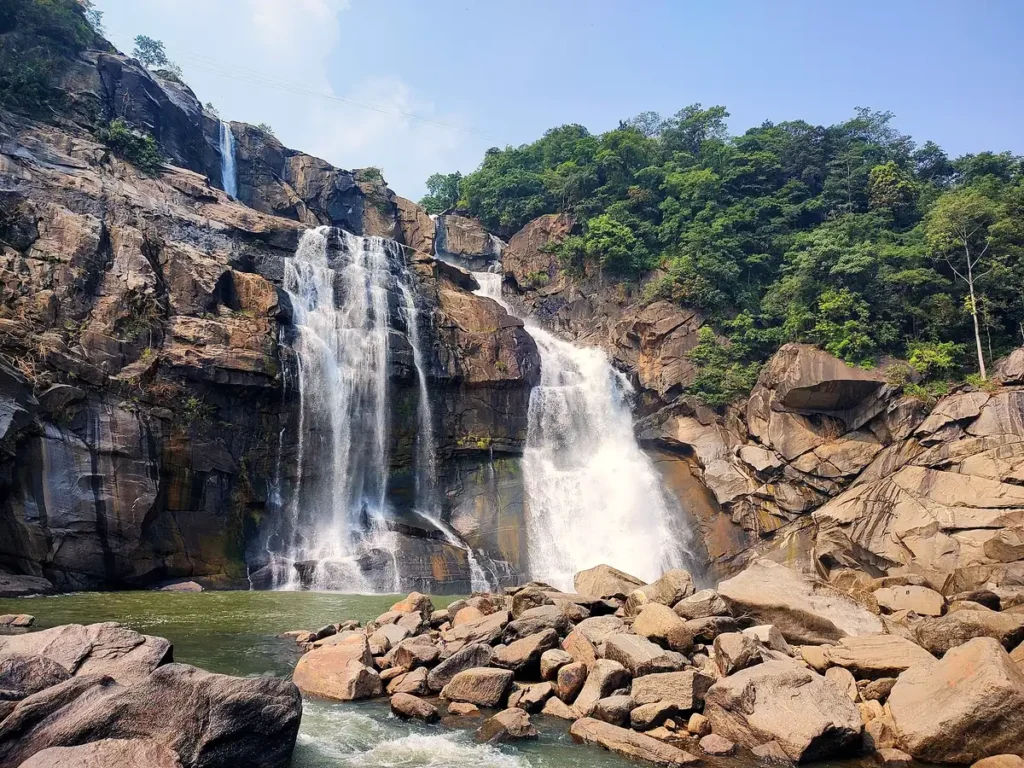 Hundru Falls on the Subarnarekha in full post-monsoon flow