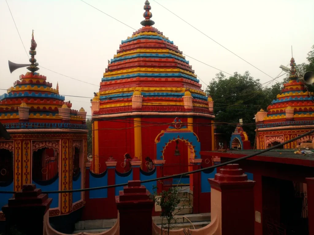 Rajrappa Falls and the Bhairavi–Damodar confluence by the temple